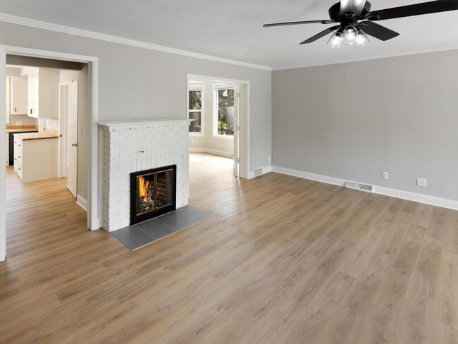 3237 Hennepin Ave in Minneapolis, MN - Building Photo - Building Photo