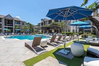 Town Center Crossing in Kingwood, TX - Building Photo - Building Photo