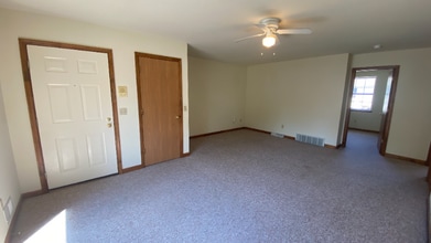 4311 Angela Ct in Schenectady, NY - Building Photo - Building Photo