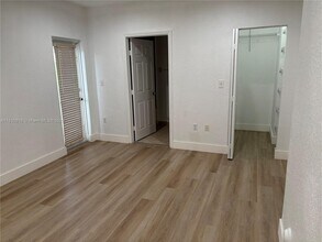 1370 W 30th St in Hialeah, FL - Building Photo - Building Photo
