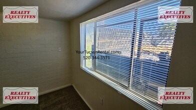 2310 S Holly Stravenue in Tucson, AZ - Building Photo - Building Photo