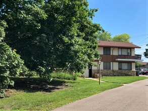 2606-2608 Ardsley Cir in Madison, WI - Building Photo - Building Photo