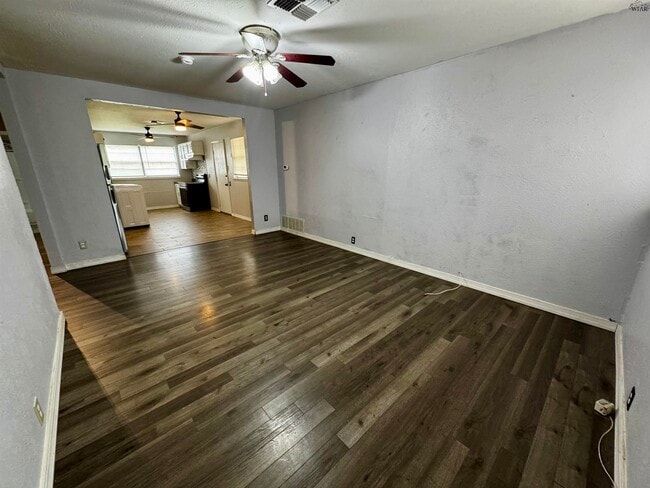 1504 Red Fox Rd in Wichita Falls, TX - Building Photo - Building Photo