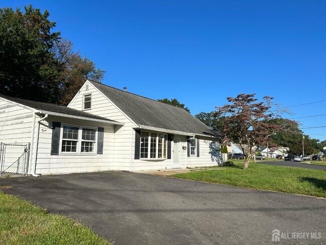 3 Stiles Rd in Edison, NJ - Building Photo - Building Photo