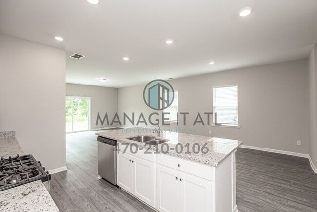 176 Peregrine Point in Hoschton, GA - Building Photo - Building Photo