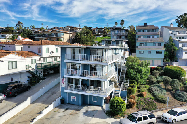 Seawind Apartments in San Clemente, CA - Foto de edificio - Building Photo