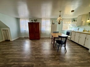 176 Pocono Rd in Brookfield, CT - Building Photo - Building Photo