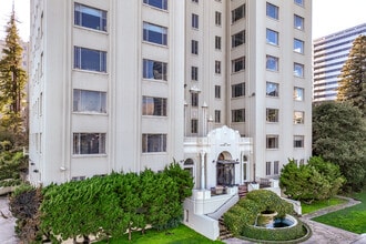 Lakeside Drive Apartments in Oakland, CA - Building Photo - Building Photo