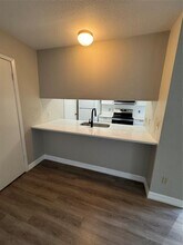 9100 Mountain Ridge Dr in Austin, TX - Building Photo - Building Photo
