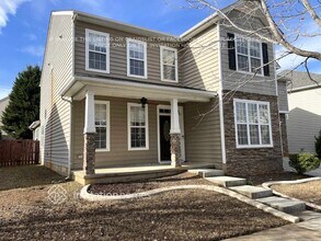 13611 Delstone Dr in Huntersville, NC - Foto de edificio - Building Photo