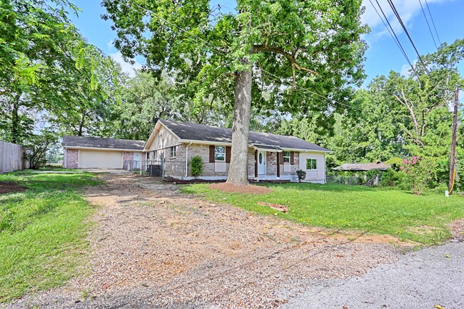 property at 704 Natchez River Cir