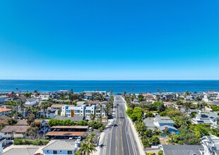 Elan Tamarack Shores in Carlsbad, CA - Foto de edificio - Building Photo