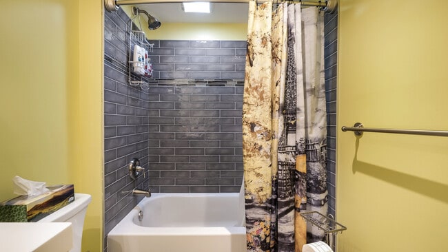 321 E Jefferson St in Media, PA - Building Photo - Building Photo