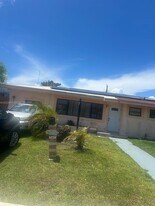 115 NE 193rd St in Miami, FL - Building Photo