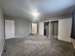 8111 Medellin Cir in Anchorage, AK - Building Photo - Building Photo