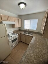 4404 W Lake N Dr in Las Vegas, NV - Foto de edificio - Building Photo