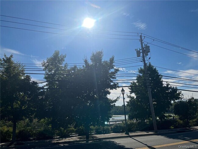 100 Lake Rd in Congers, NY - Building Photo - Building Photo