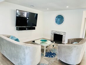 2405 Jolley Dr in Burbank, CA - Building Photo - Building Photo