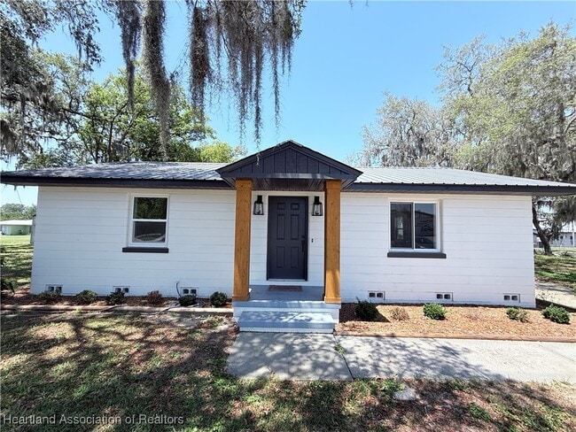 property at 920 W Hill St