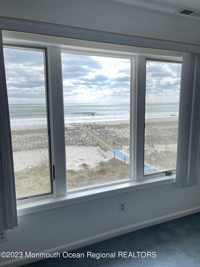 30 Dune Terrace in Seaside Heights, NJ - Building Photo - Building Photo