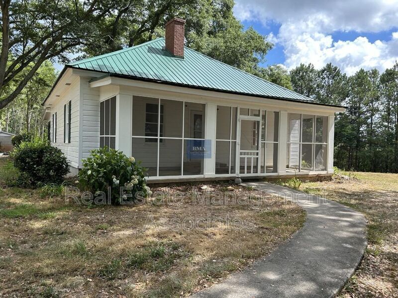 126 Sihane Rd in Griffin, GA - Building Photo