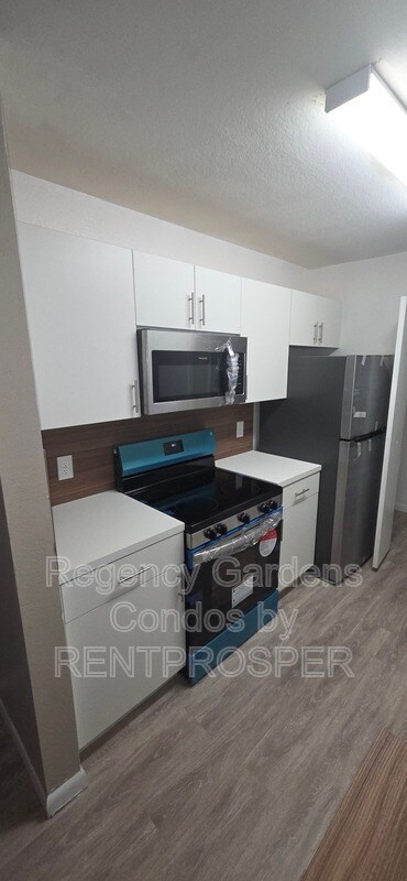 5540 Devonbriar Way in Orlando, FL - Building Photo - Building Photo