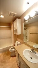 816 Pavilion Pl in Ashland, OR - Building Photo - Building Photo