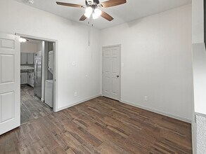 2424 Mckinley Ave in Fort Worth, TX - Building Photo - Building Photo