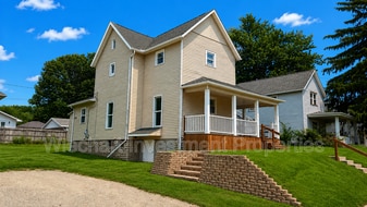 1230 W Wayne St in Lima, OH - Building Photo