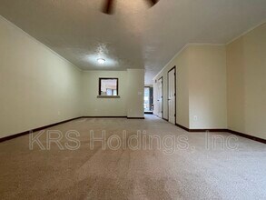 208 Susan Constant Dr in Newport News, VA - Building Photo - Building Photo