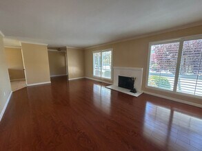 245 Mockingbird Cir in Santa Rosa, CA - Building Photo - Building Photo