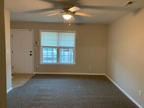 307 Caldwell Loop in Jacksonville, NC - Foto de edificio - Building Photo