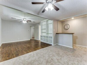 512 Bluebonnet Dr in Hurst, TX - Building Photo - Building Photo