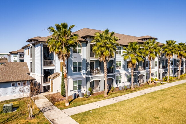 Aria at Millenia in Orlando, FL - Building Photo - Building Photo