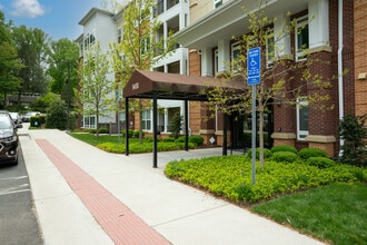 Enclave in Fairfax, VA - Building Photo - Building Photo