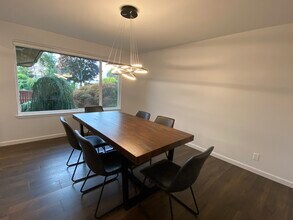 4601 Lawton Ln W in Seattle, WA - Building Photo - Building Photo