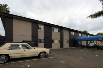 Courtyard Villas in El Cajon, CA - Building Photo - Building Photo