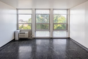 Southland Village in Chicago, IL - Building Photo