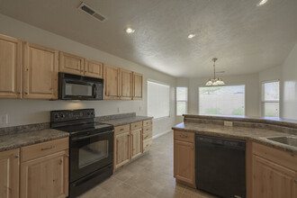 318 S 380 W in Ivins, UT - Building Photo - Building Photo