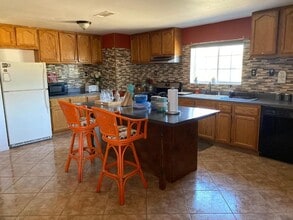 6413 Center St in Joshua Tree, CA - Building Photo - Building Photo
