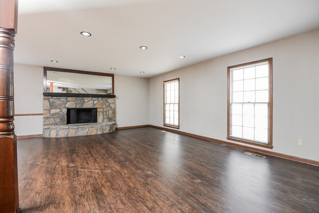 101 Moss Rock Ln in Irondale, AL - Building Photo - Building Photo