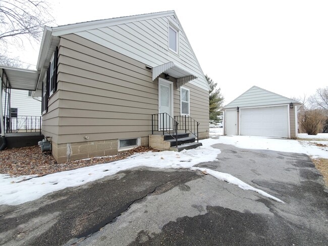 1829 1st St SW in Rochester, MN - Building Photo - Building Photo