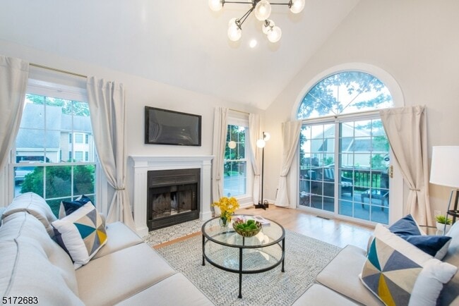 229 Crescenzi Ct in West Orange, NJ - Building Photo - Building Photo