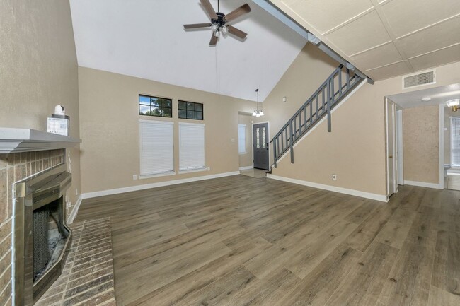 6832 Younger Dr in The Colony, TX - Foto de edificio - Building Photo