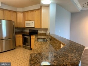 485 Harbor Side St in Woodbridge, VA - Building Photo - Building Photo