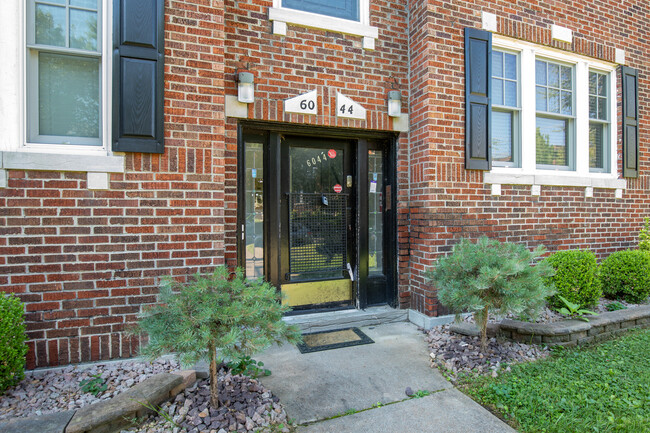 6044 Washington Blvd, Unit 2W in St. Louis, MO - Building Photo - Building Photo