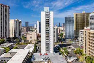 Makiki Manor in Honolulu, HI - Building Photo - Building Photo