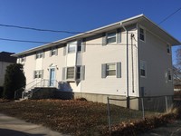 655 Mount Hope Ave in Fall River, MA - Foto de edificio - Building Photo