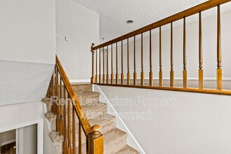 315 S Eagle Creek Dr in Lexington, KY - Building Photo - Building Photo
