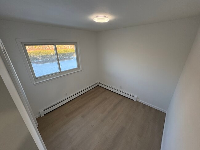 5494 Express Dr S, Unit 1 in Holtsville, NY - Building Photo - Building Photo